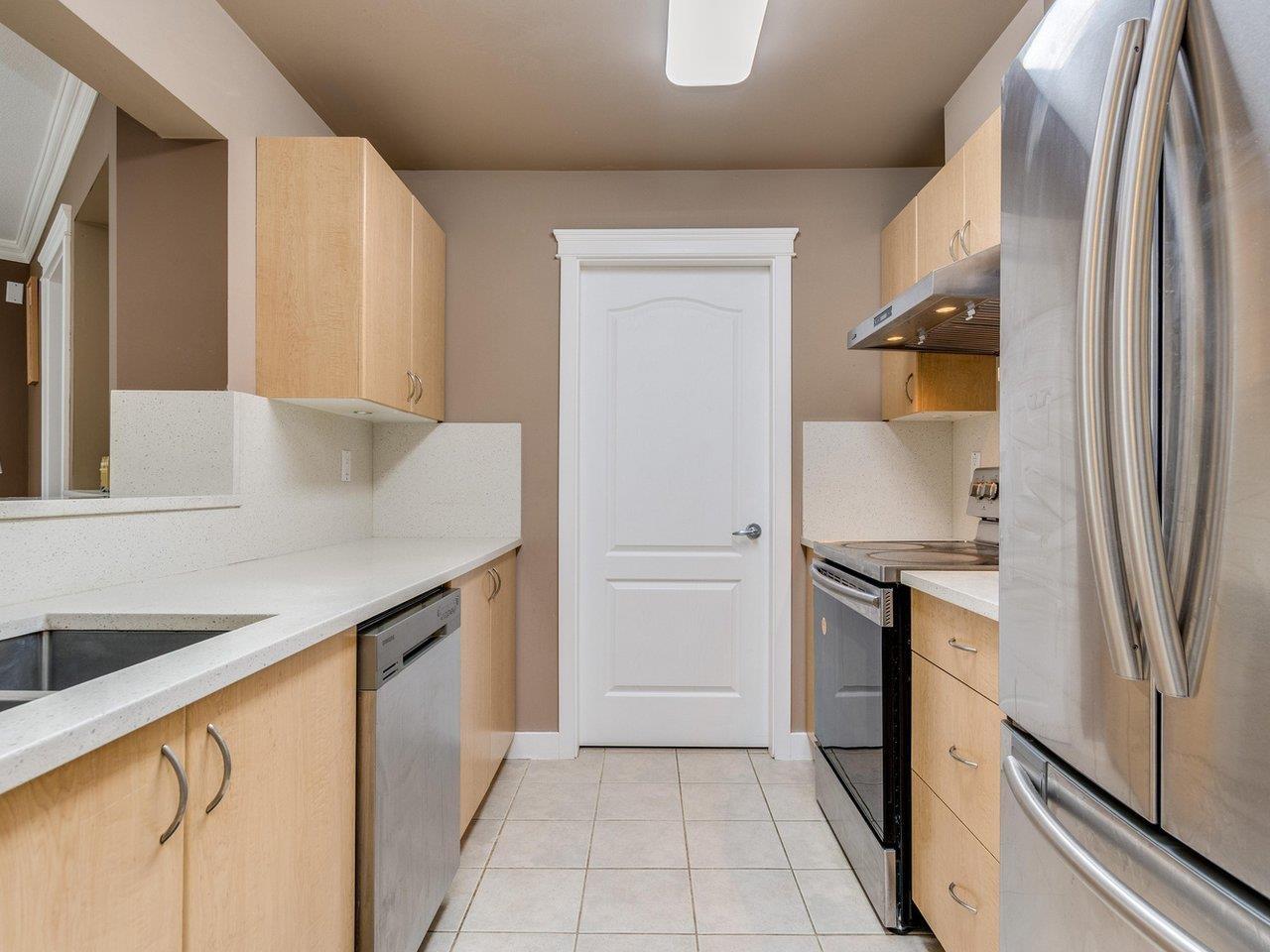 306 15220 GUILDFORD DRIVE, Surrey