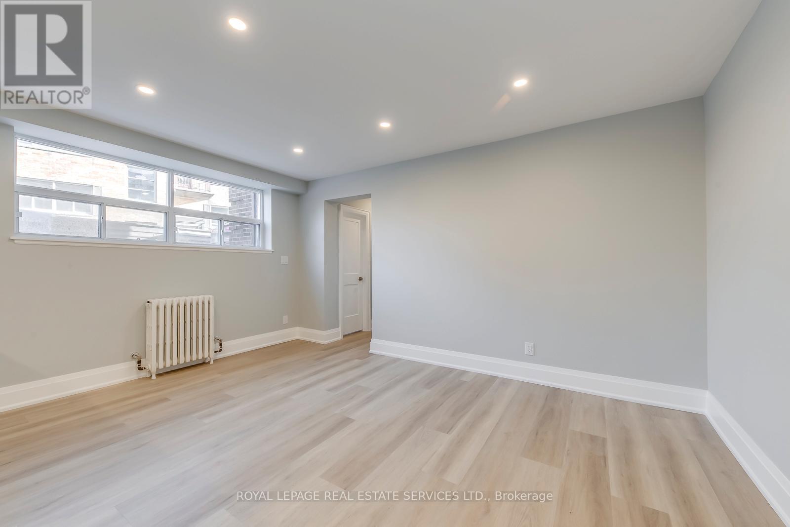 320 LAKESHORE ROAD W - 11