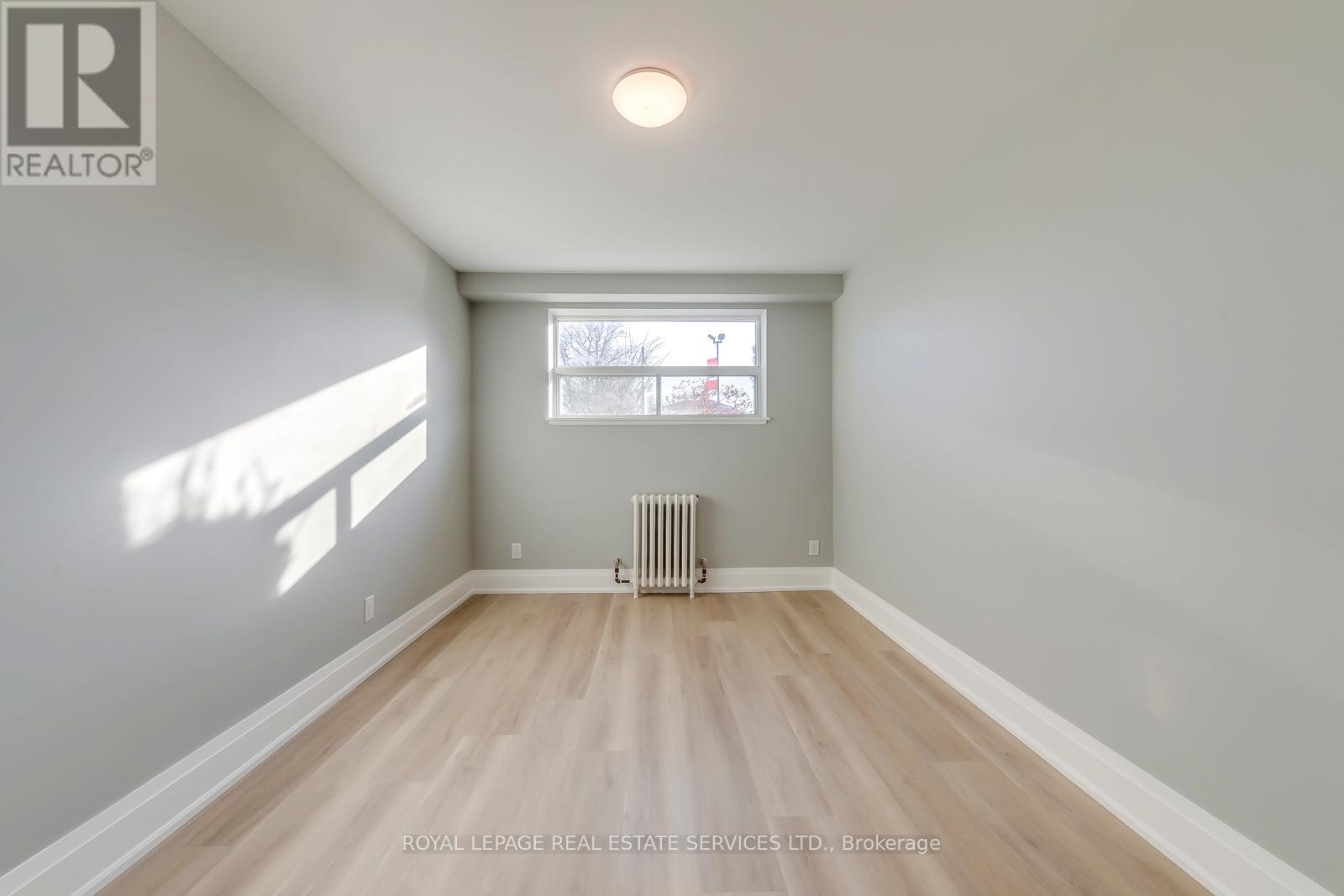 320 LAKESHORE ROAD W - 15