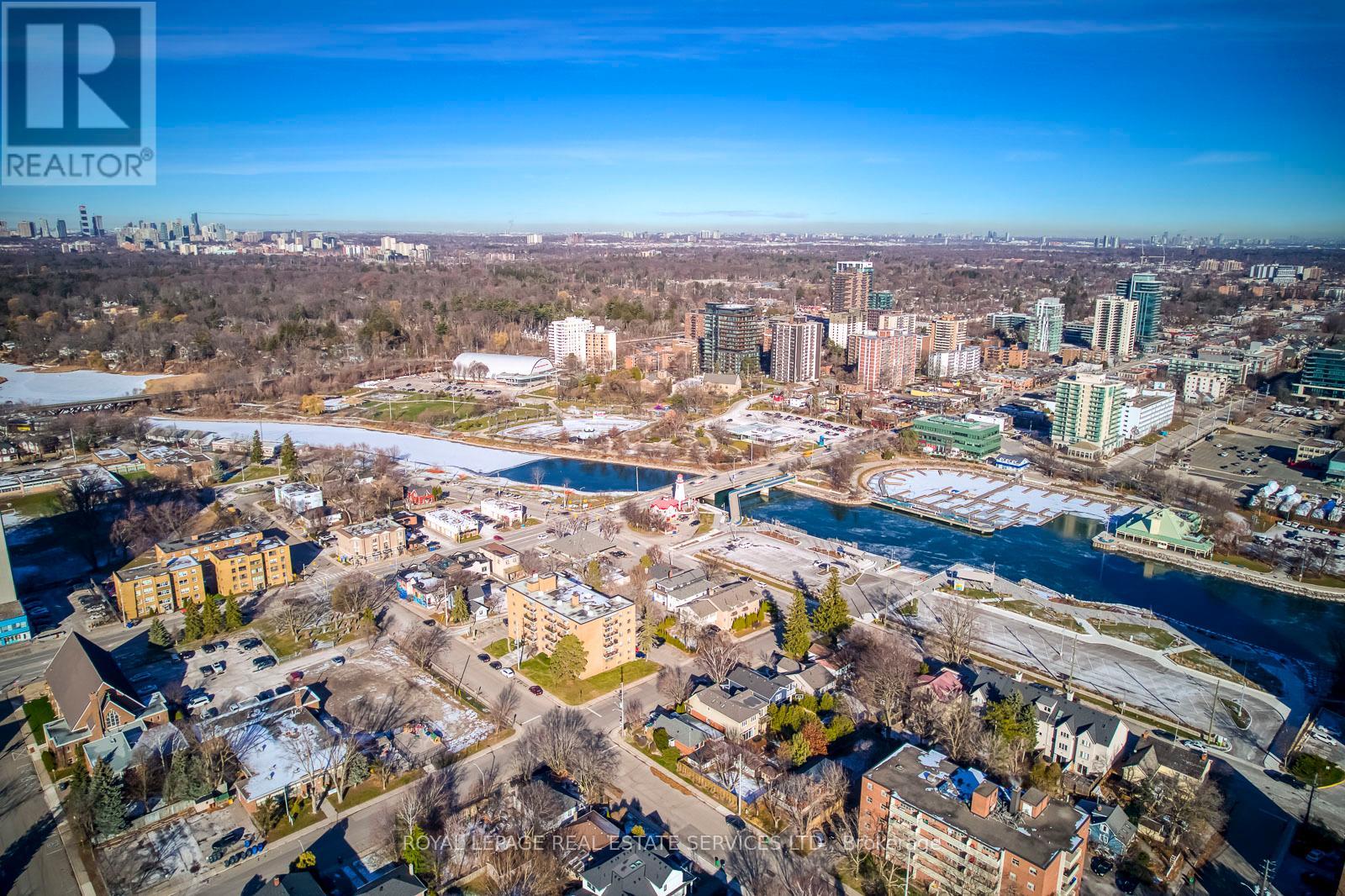 320 LAKESHORE ROAD W - 31