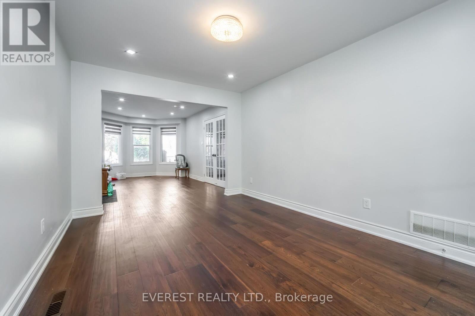 96 RAVENSWOOD DRIVE - 17