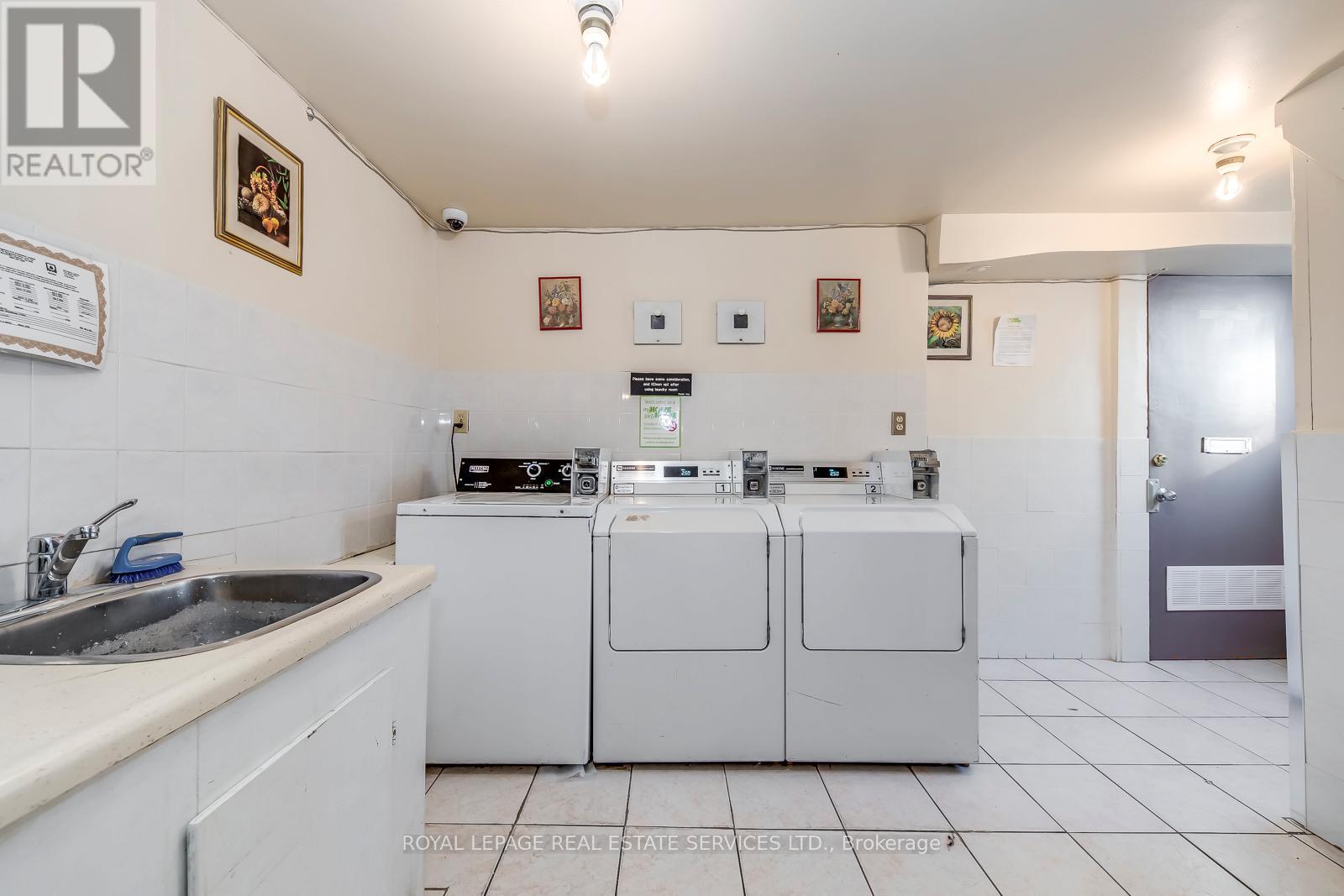 322 LAKESHORE ROAD W - 21