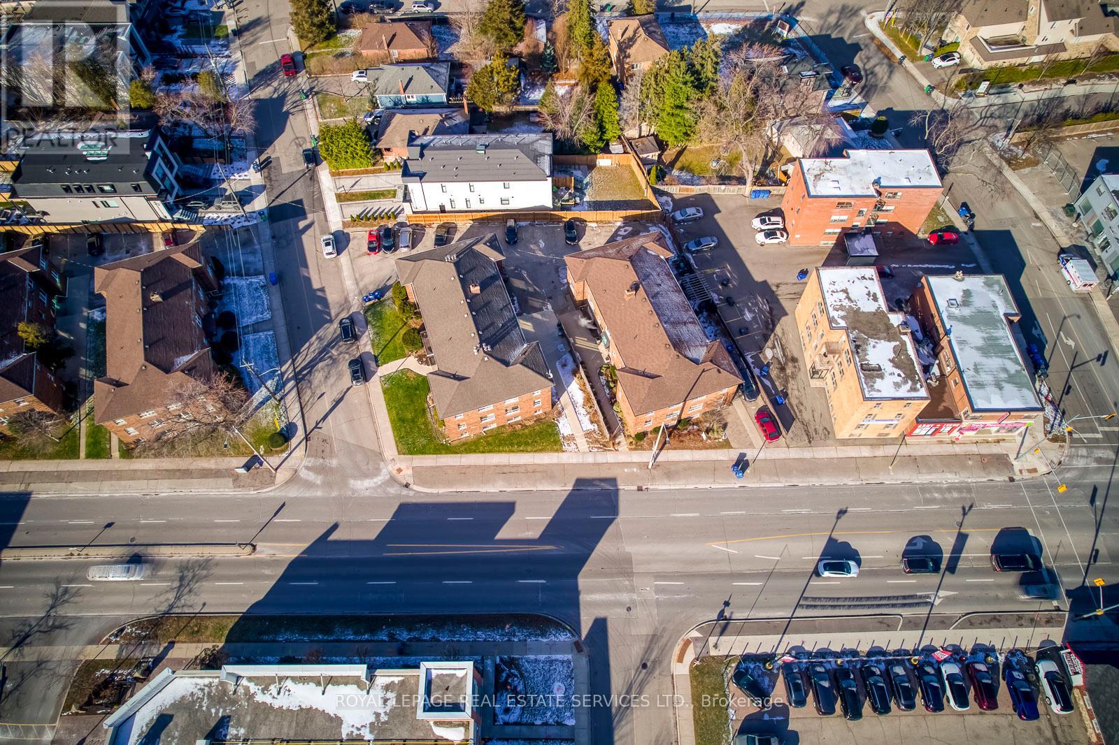 322 LAKESHORE ROAD W - 24