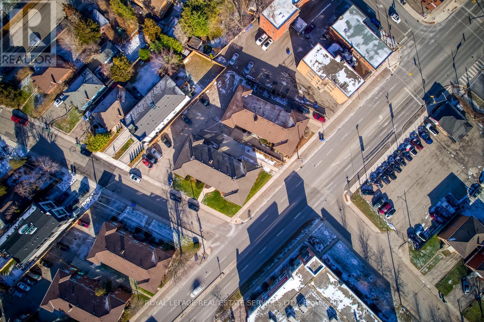 322 LAKESHORE ROAD W - 25