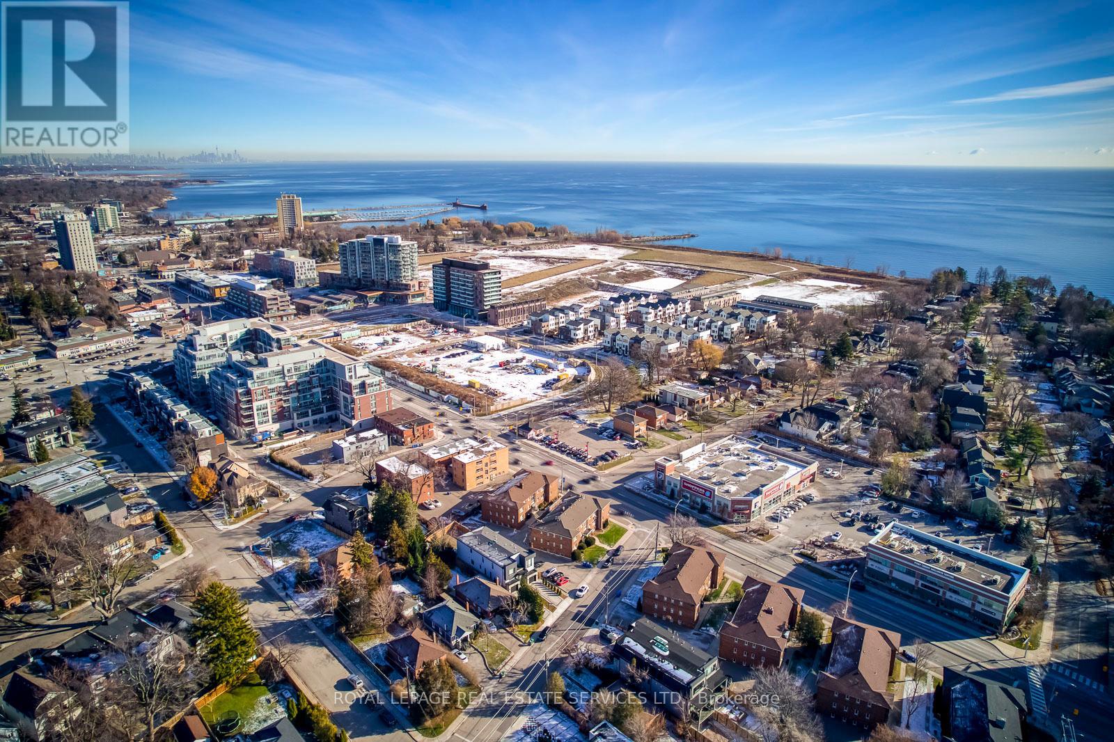 322 LAKESHORE ROAD W - 26