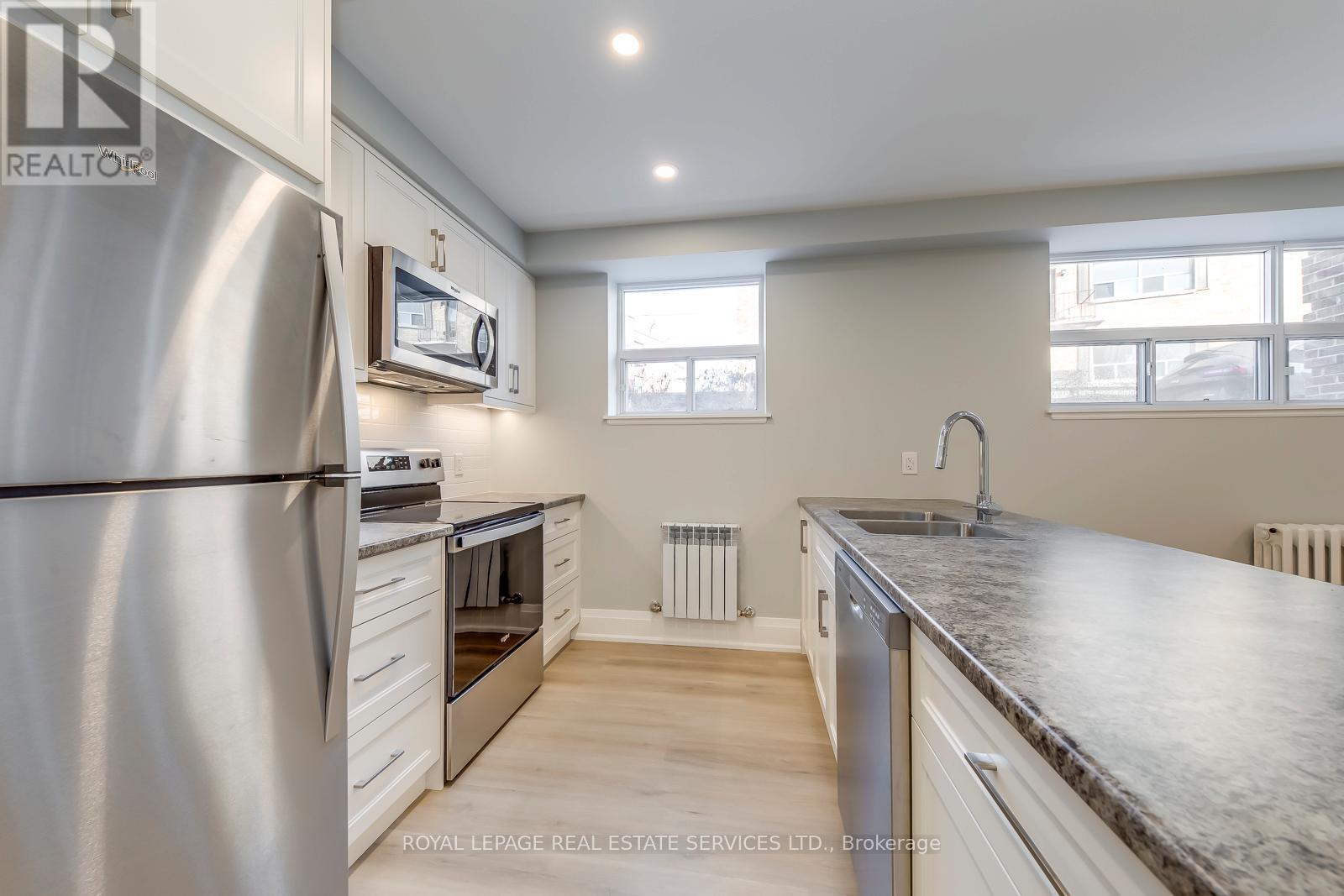 322 LAKESHORE ROAD W - 7