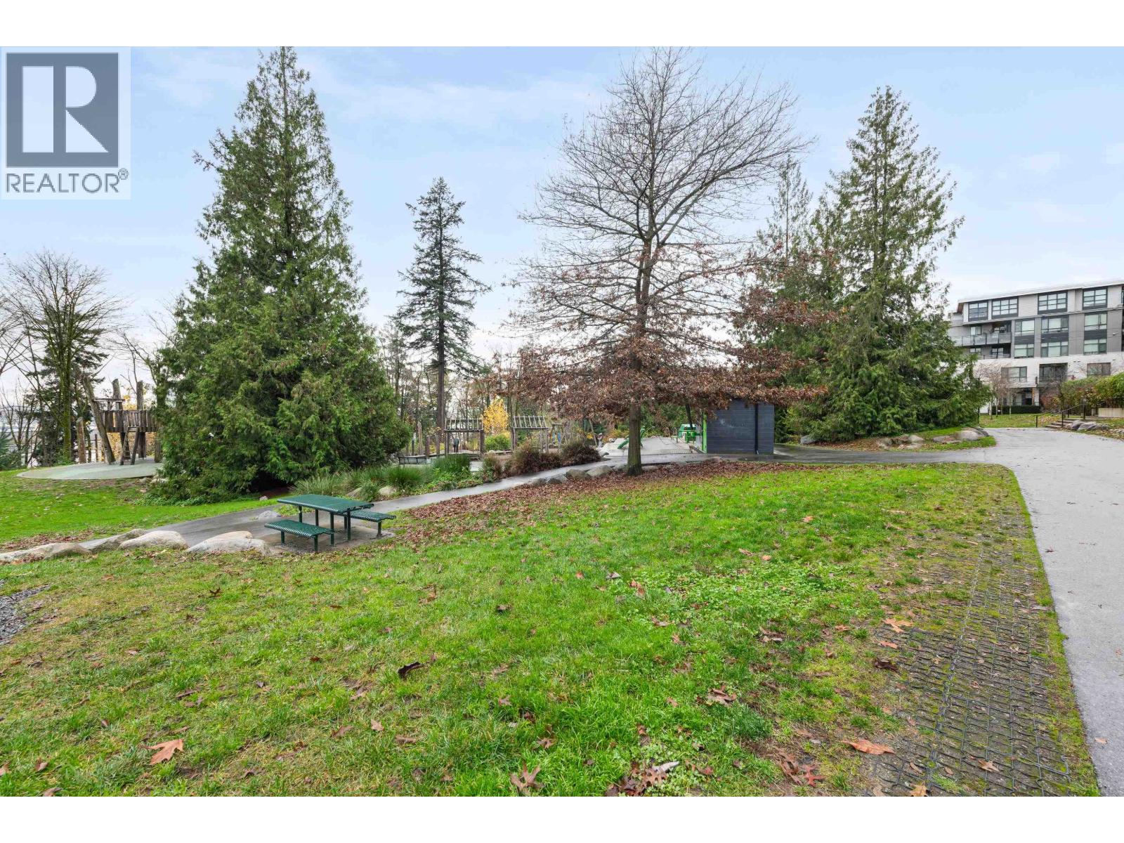 110 733 E 3RD STREET, North Vancouver