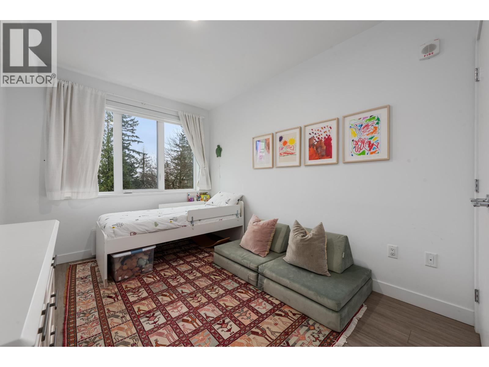 110 733 E 3RD STREET, North Vancouver