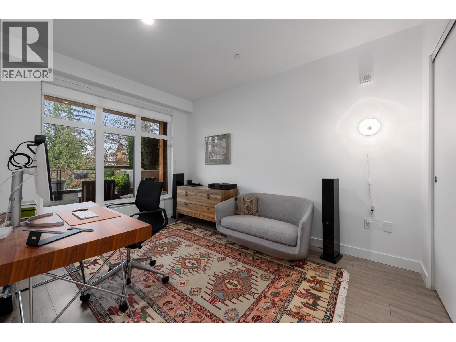 110 733 E 3RD STREET, North Vancouver