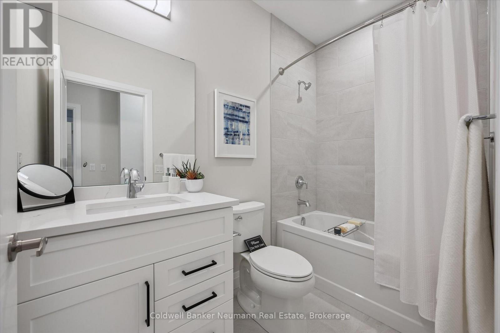#318 1882 GORDON STREET - 18