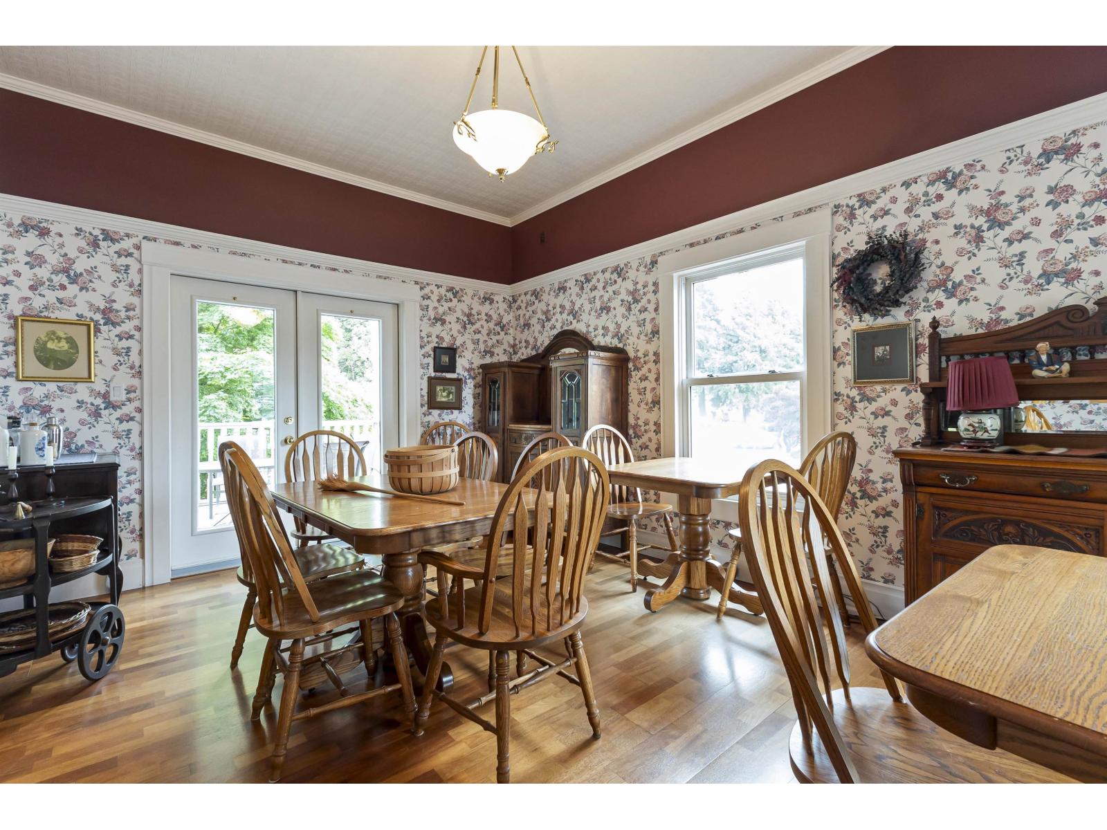 690 FRASER AVENUE, Hope
