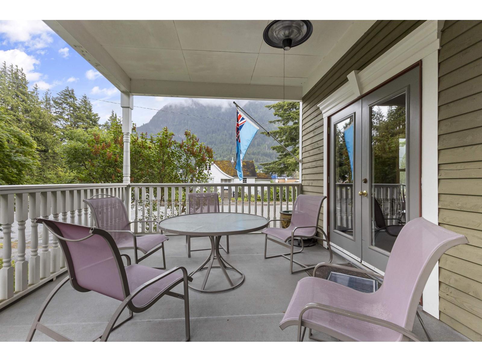 House in Hope - Image 10