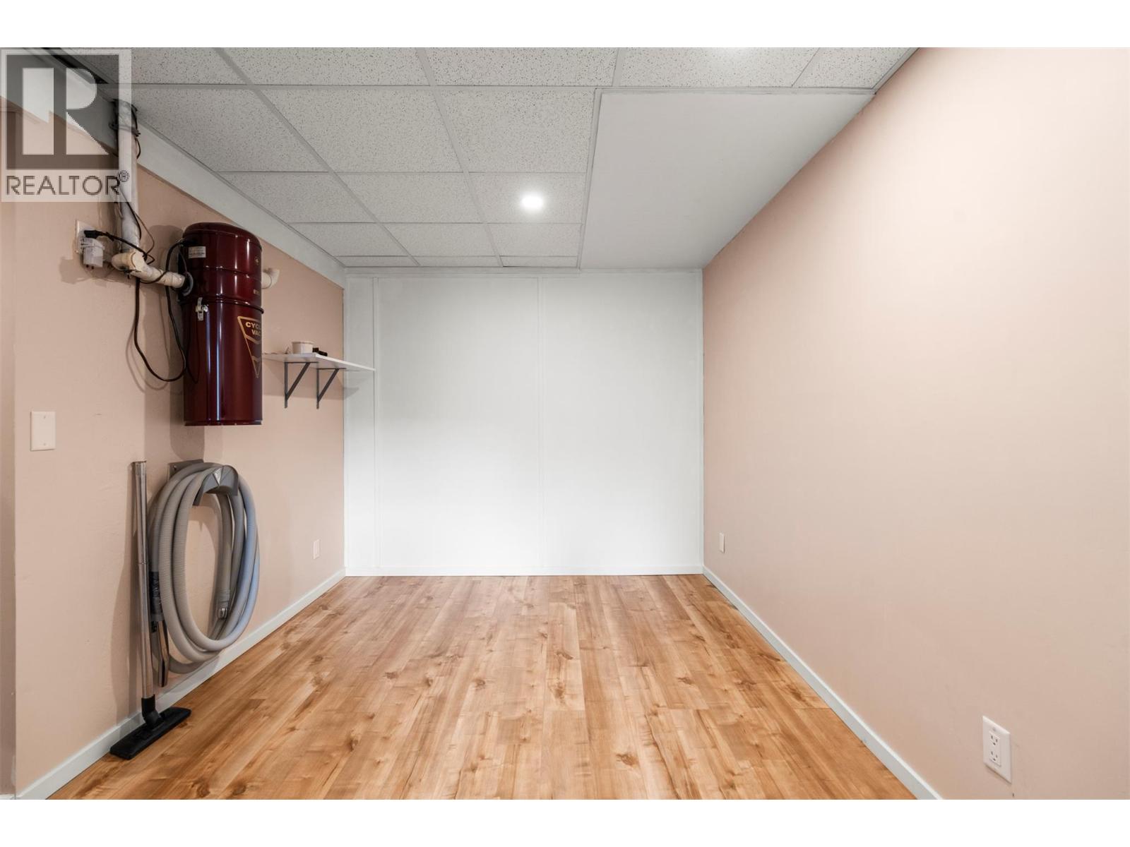 3025 Murison Place, Armstrong