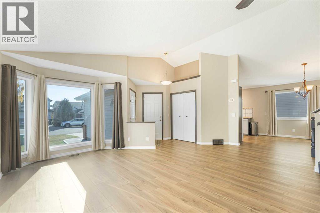 Single Family House 4 Level for Sale in  Hidden Vale Place NW Hidden Valley Calgary 