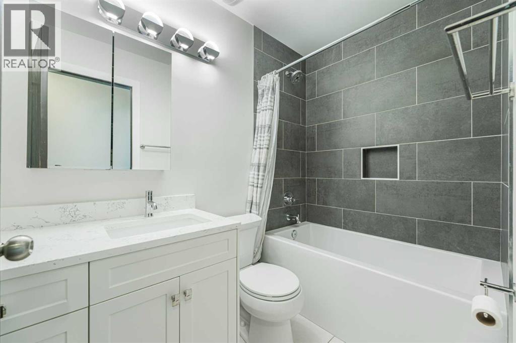 Single Family House 4 Level for Sale in  Hidden Vale Place NW Hidden Valley Calgary 