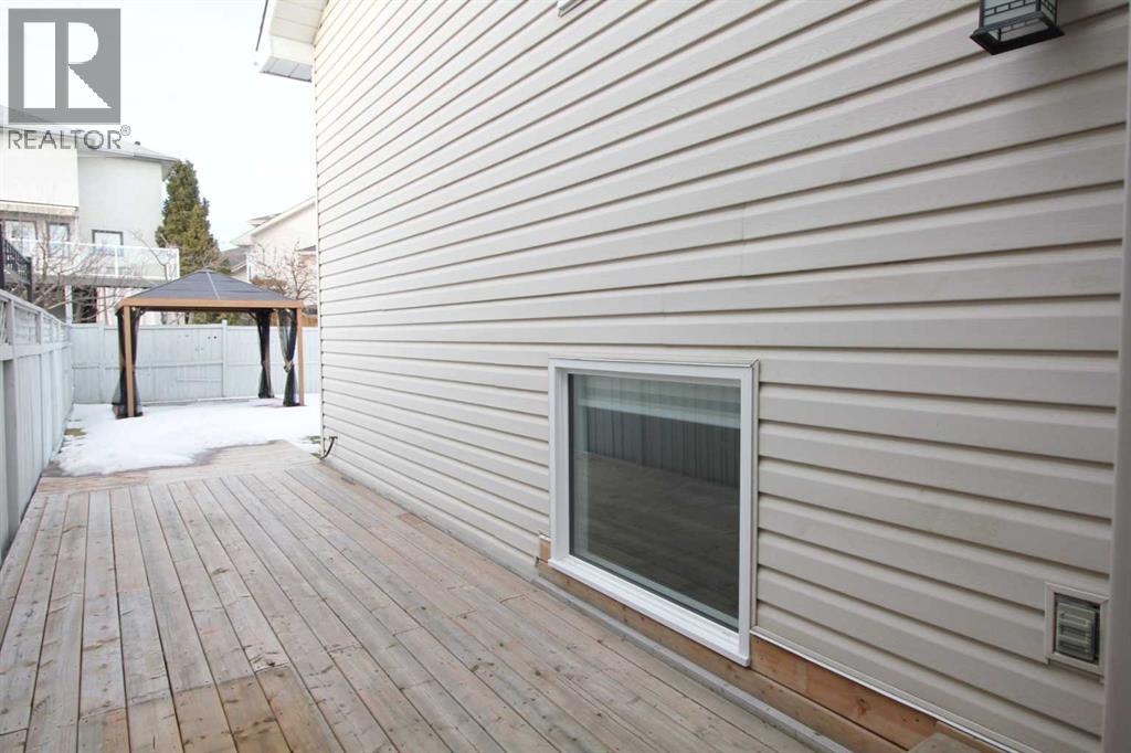 Single Family House 4 Level for Sale in  Hidden Vale Place NW Hidden Valley Calgary 