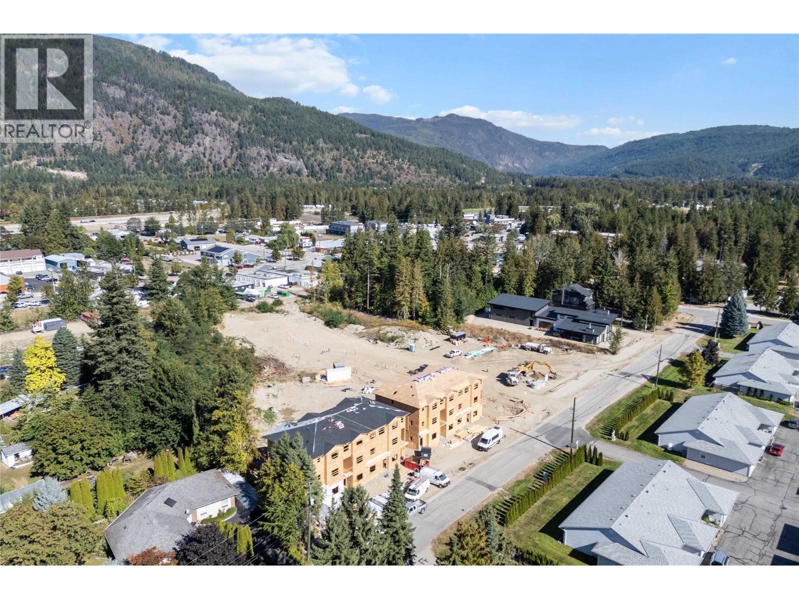 5 222 Temple Street, Sicamous