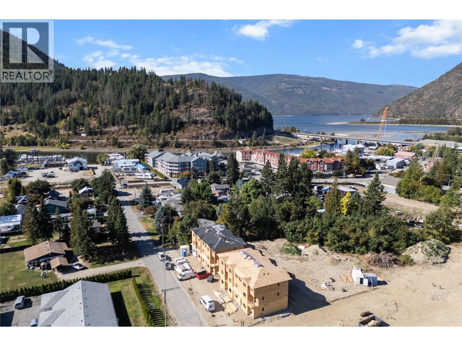 5 222 Temple Street, Sicamous