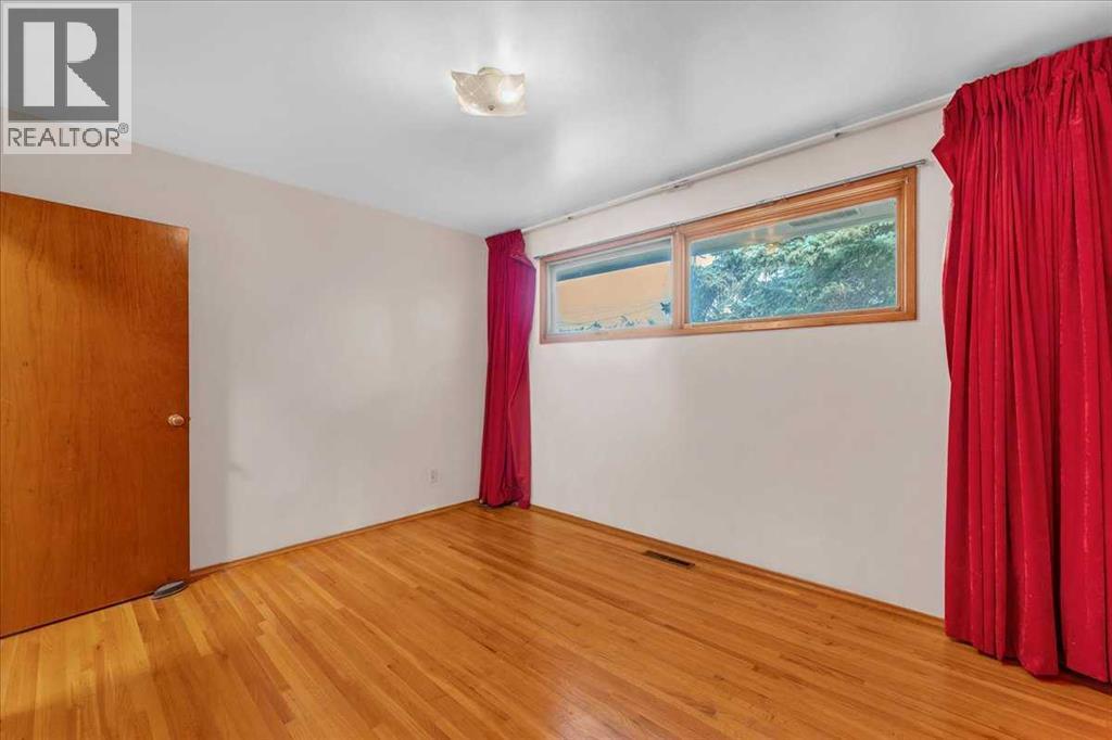 Single Family House Bungalow for Sale in  Worcester Drive SW Wildwood Calgary 