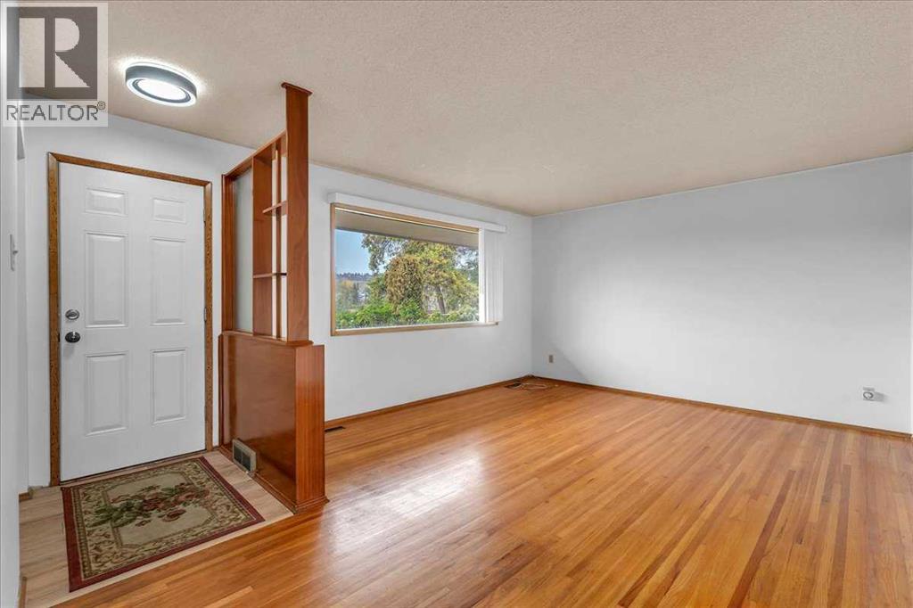 Single Family House Bungalow for Sale in  Worcester Drive SW Wildwood Calgary 