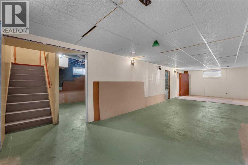 Single Family House Bungalow for Sale in  Worcester Drive SW Wildwood Calgary 