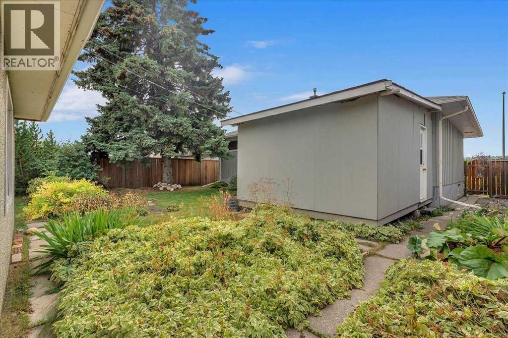 Single Family House Bungalow for Sale in  Worcester Drive SW Wildwood Calgary 