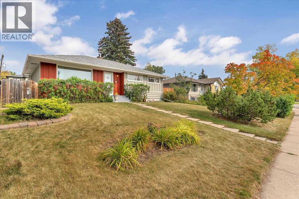 Single Family House Bungalow for Sale in  Worcester Drive SW Wildwood Calgary 