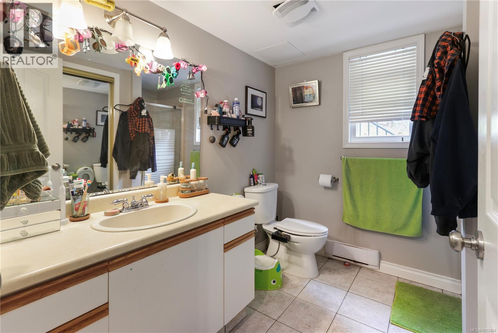 3313 Barrington Rd, Nanaimo