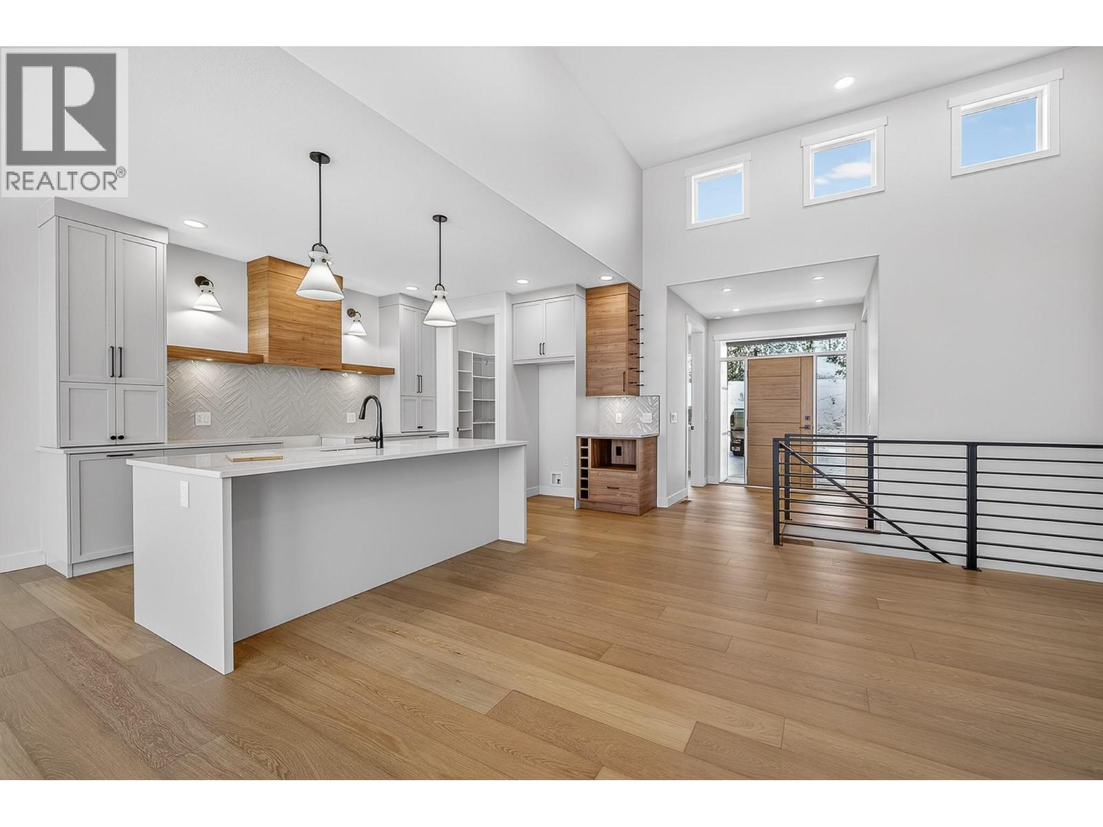 2140 LINFIELD Drive, Kamloops