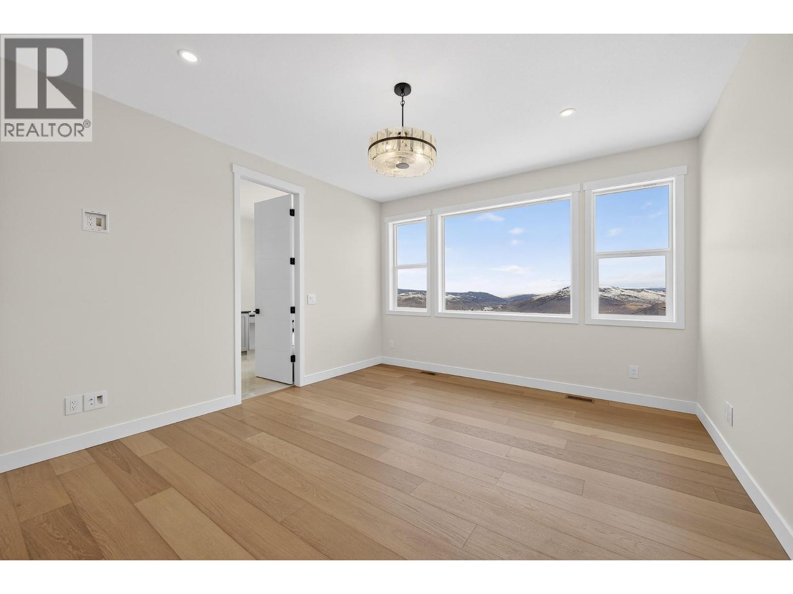 2140 LINFIELD Drive, Kamloops