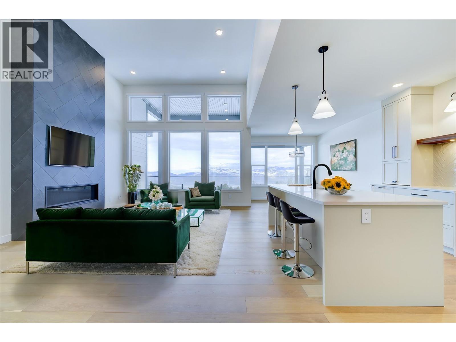 2140 LINFIELD Drive, Kamloops