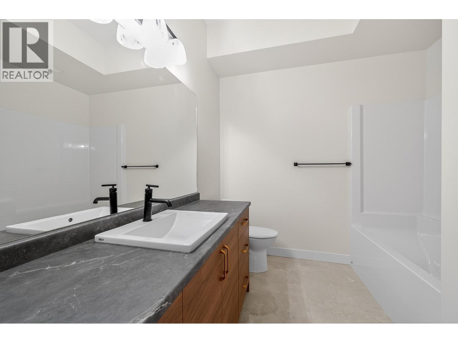 2140 LINFIELD Drive, Kamloops