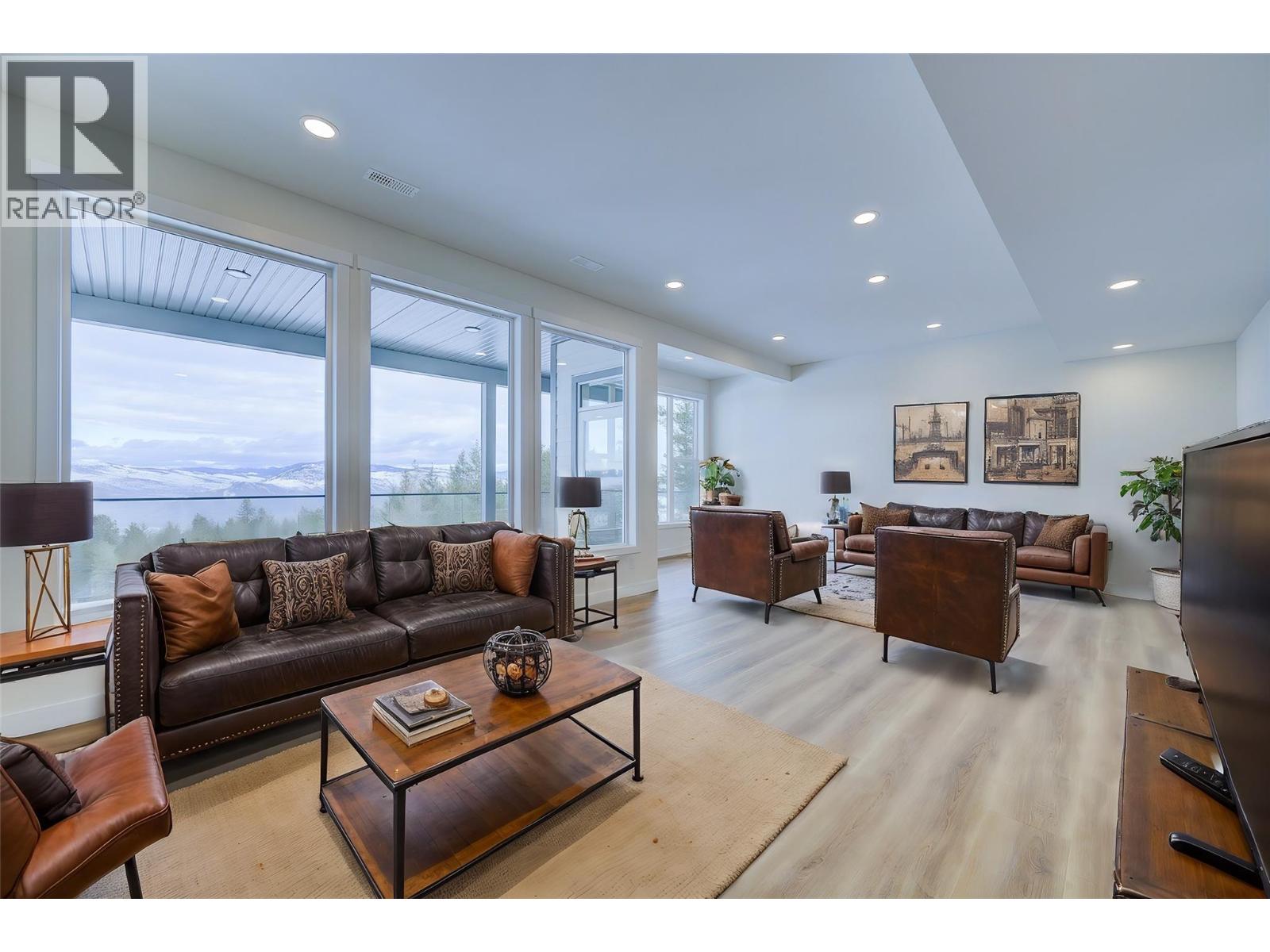 2140 LINFIELD Drive, Kamloops