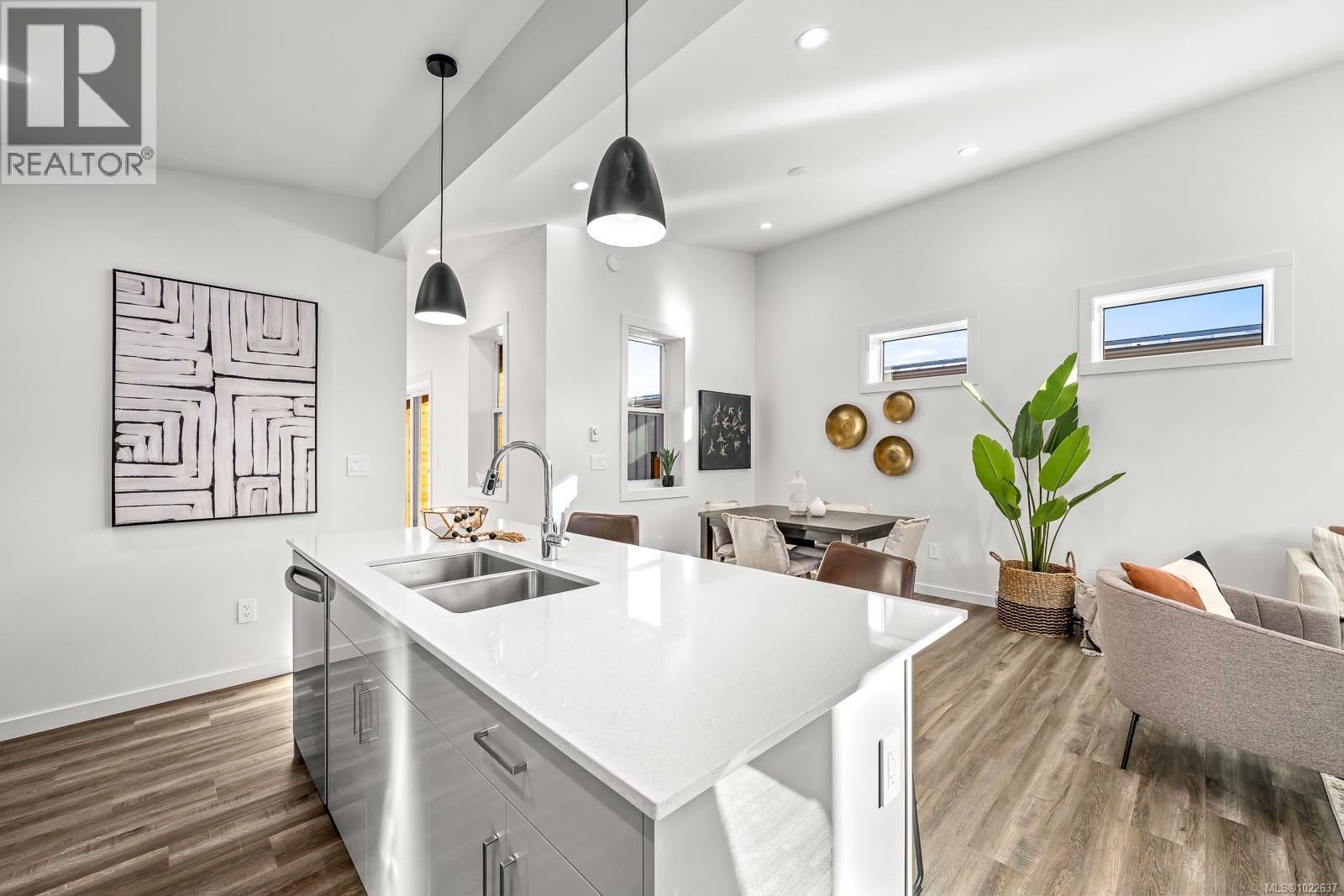 #20 3025 ROYSTON RD - 16