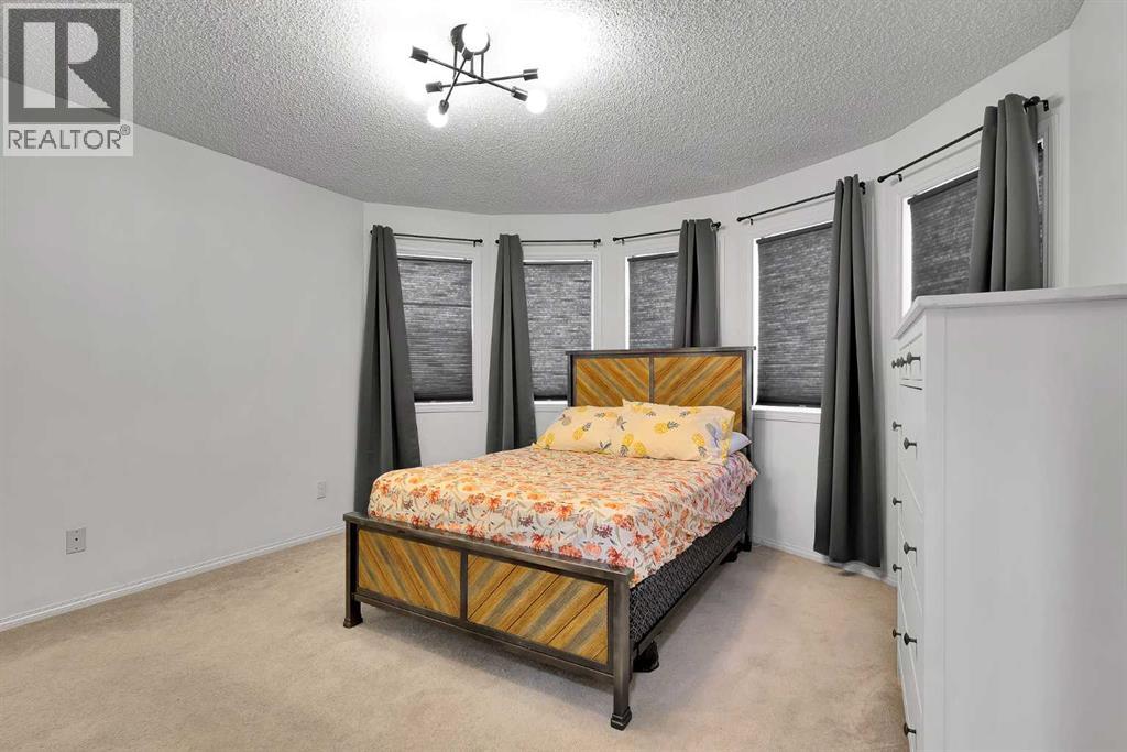 Single Family House for Sale in  Taravista Street NE Taradale Calgary 