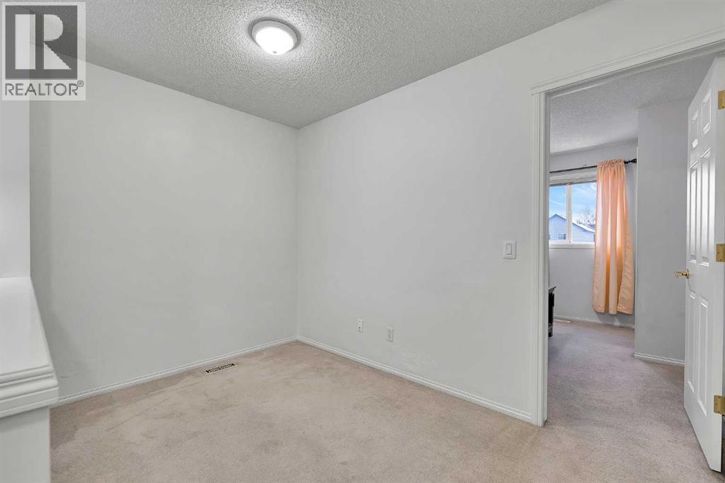 Single Family House for Sale in  Taravista Street NE Taradale Calgary 