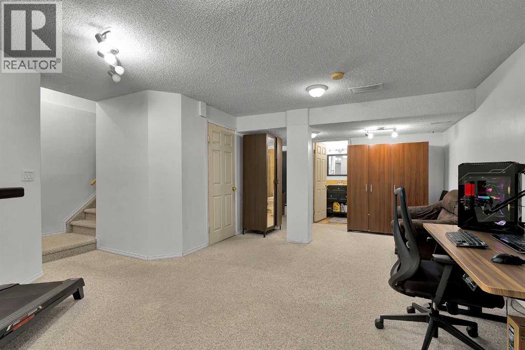 Single Family House for Sale in  Taravista Street NE Taradale Calgary 