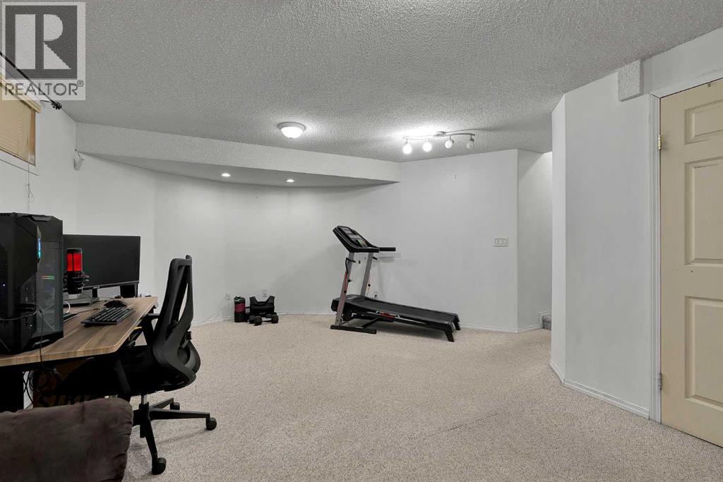 Single Family House for Sale in  Taravista Street NE Taradale Calgary 