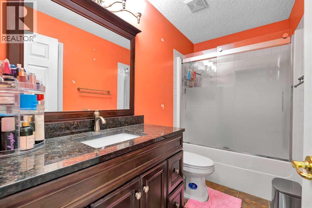 Single Family House for Sale in  Taravista Street NE Taradale Calgary 