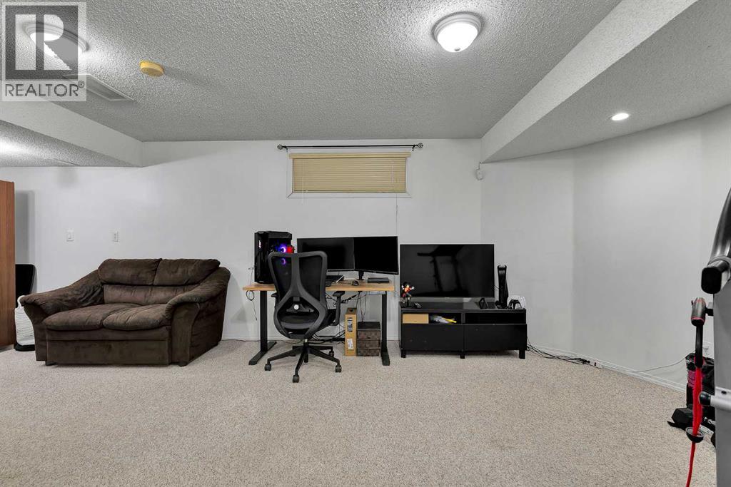 Single Family House for Sale in  Taravista Street NE Taradale Calgary 