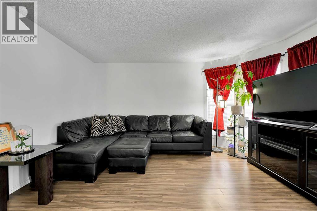 Single Family House for Sale in  Taravista Street NE Taradale Calgary 