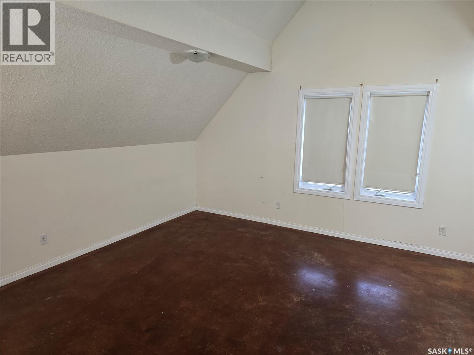 924 MONTAGUE STREET - 14