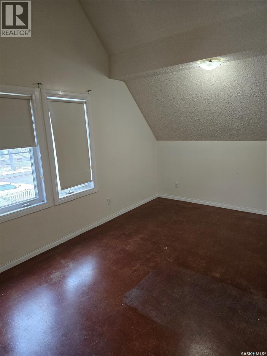 924 MONTAGUE STREET - 16
