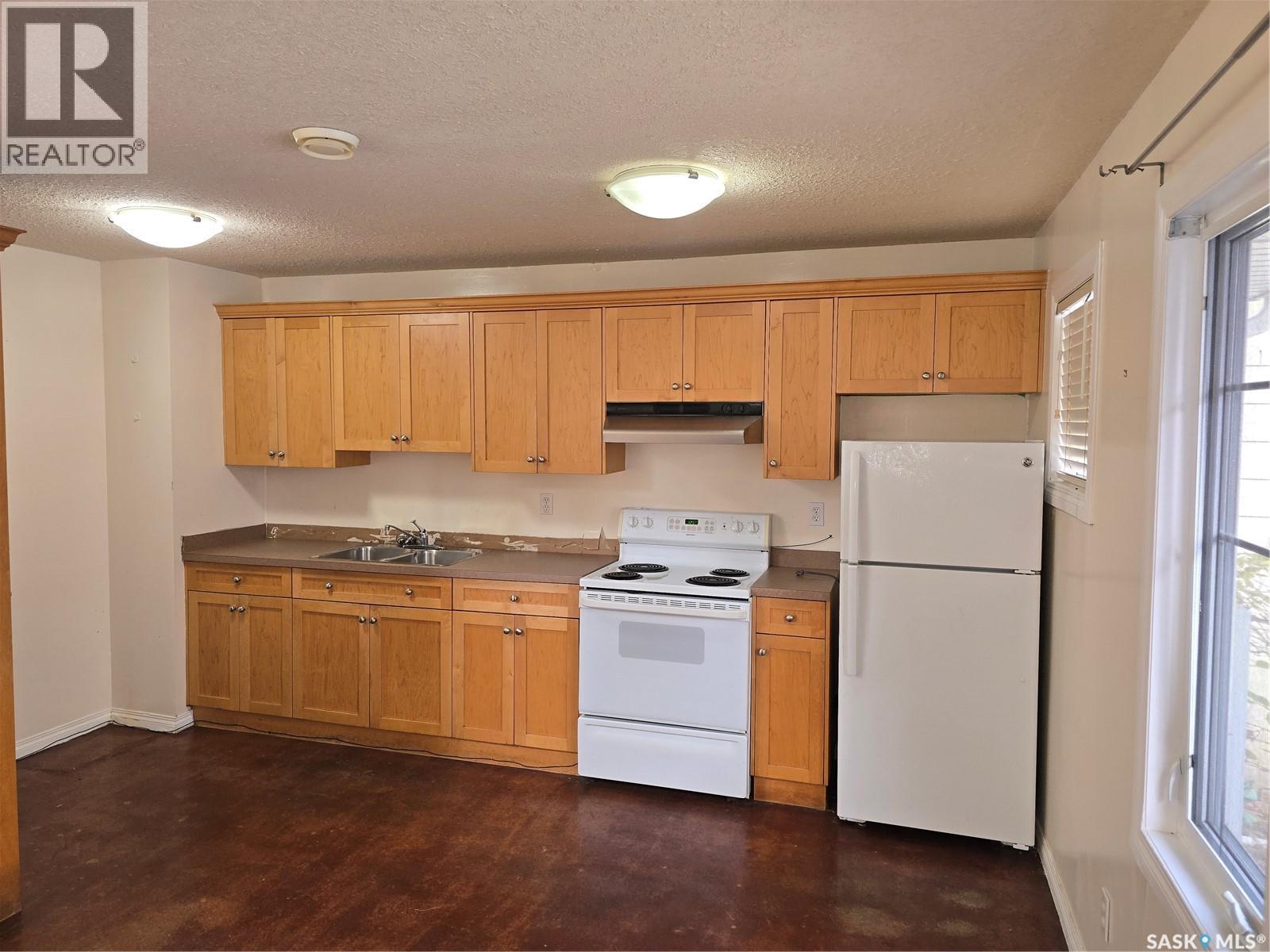 924 MONTAGUE STREET - 2