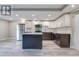 45 Paisley Boulevard W, Mississauga, ON L5B1E4 Photo 6