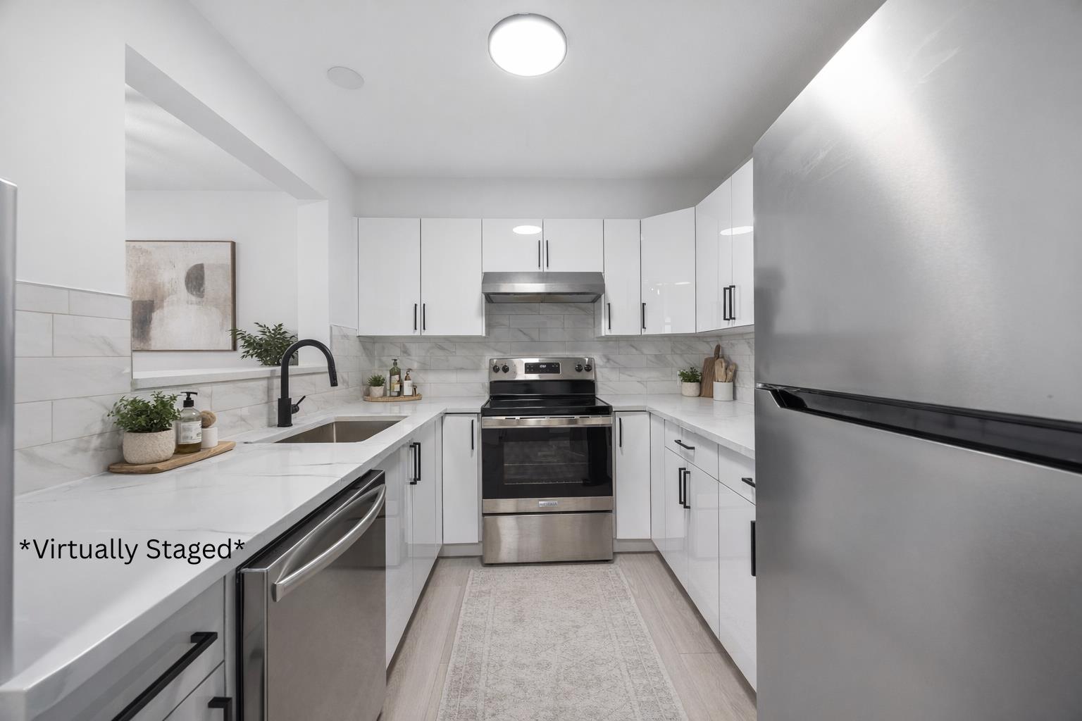 218 15268 105 AVENUE, Surrey