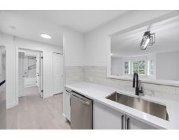 218 15268 105 Avenue, Surrey, BC V3R0W8 Photo 11