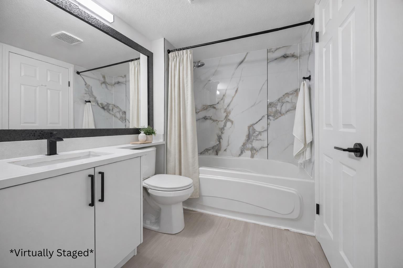 218 15268 105 AVENUE, Surrey