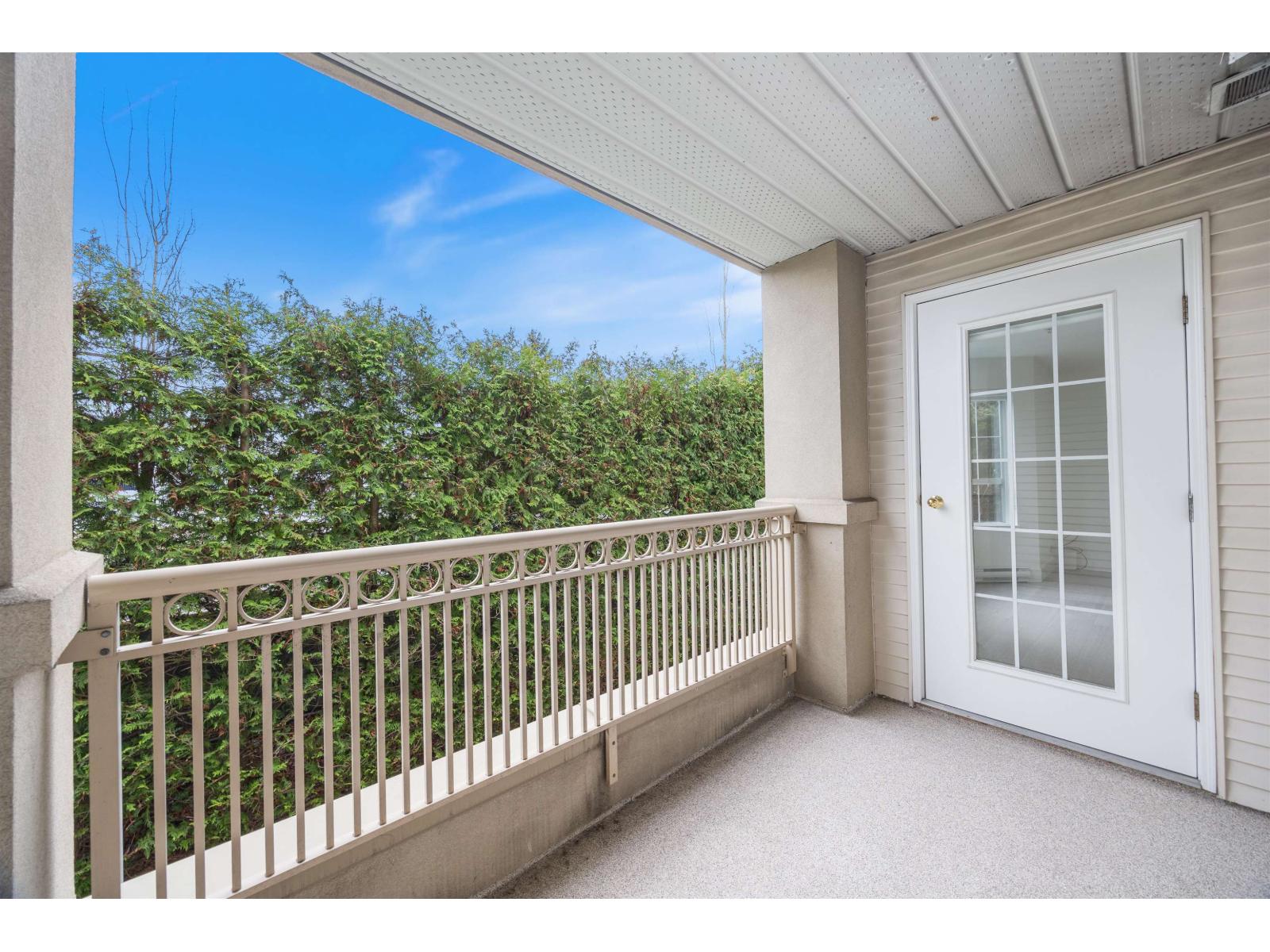 218 15268 105 AVENUE, Surrey