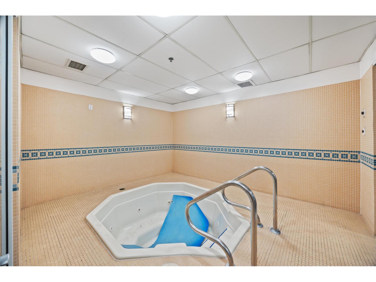 218 15268 105 AVENUE, Surrey